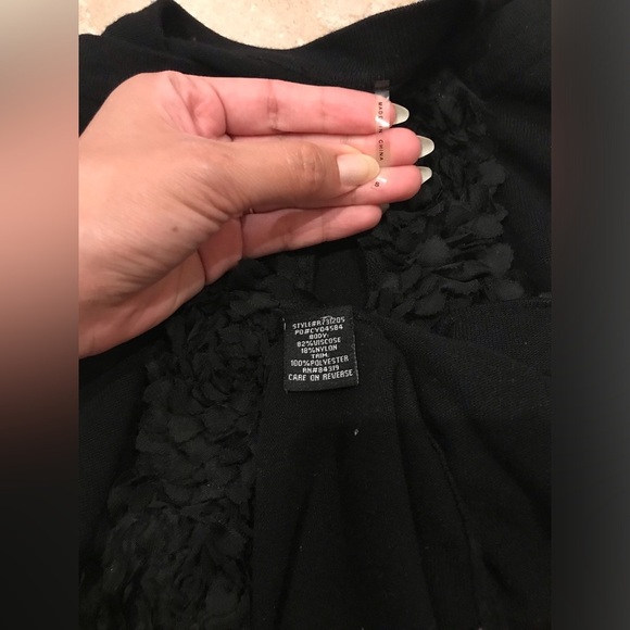 Black Floral Appliqué Cardigan Sweater and Floral Appliqué Crop Top Set - S - Picture 6 of 13